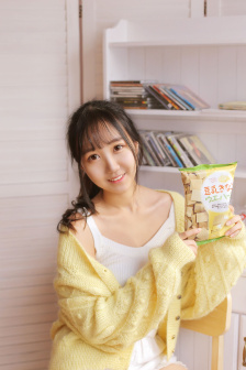 七濑朱莉亚